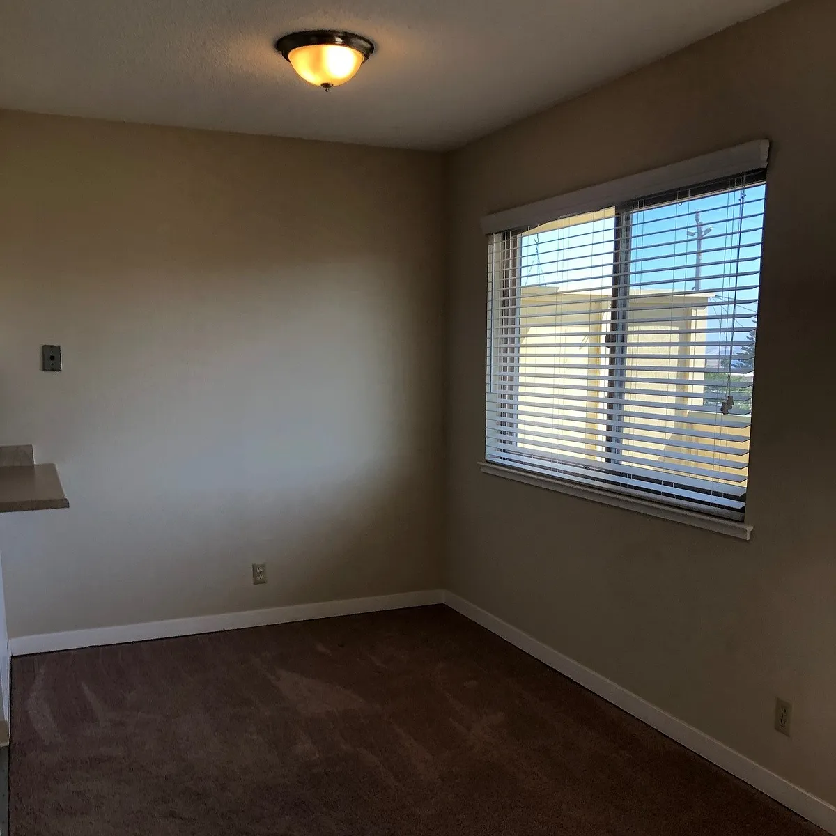 Building Photo - 301 Van Buren St #14