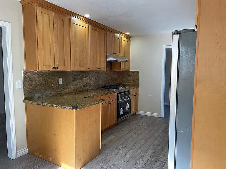 1002 Rockrose Ave — Photo 6