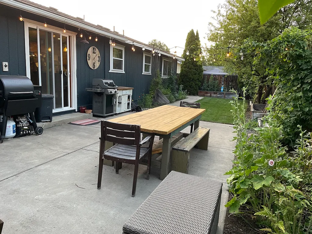 3 bed, 1324 sqft, $2,850 — Photo 3