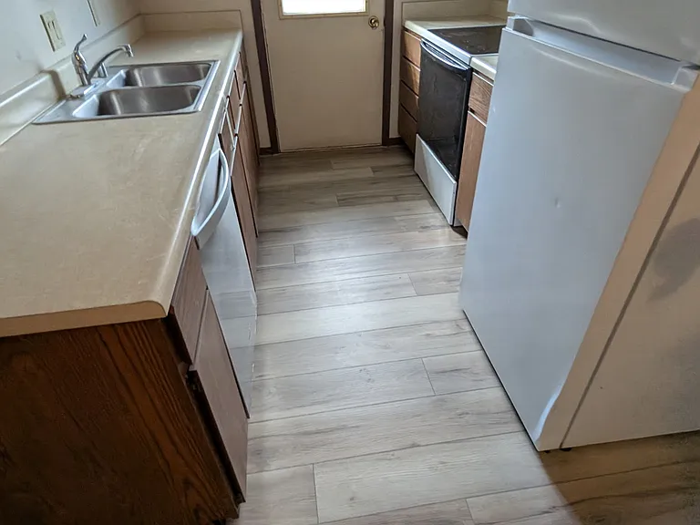 3179 Ridgeway Ave — Photo 6