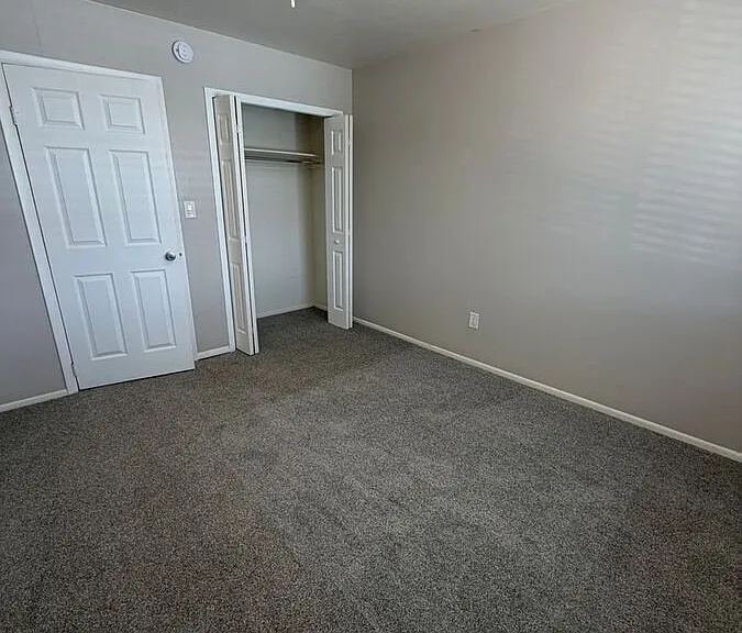 Keri Lyn Apartments — Photo 38