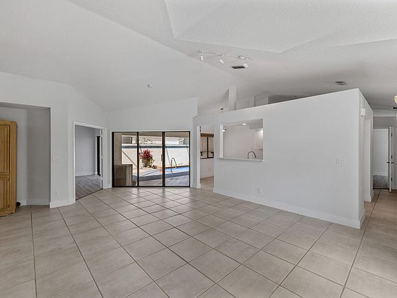 4th image of 701 Sea Oats Dr #D-1