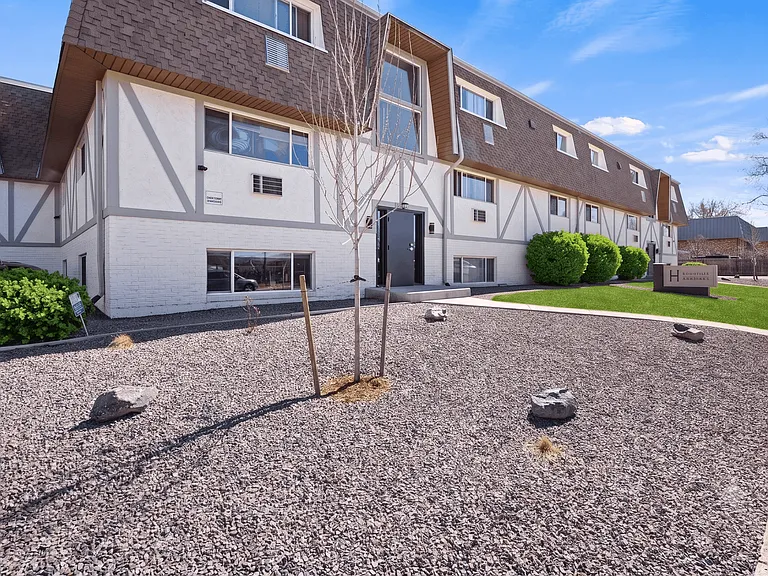 Hawk Point Apartments — Photo 11