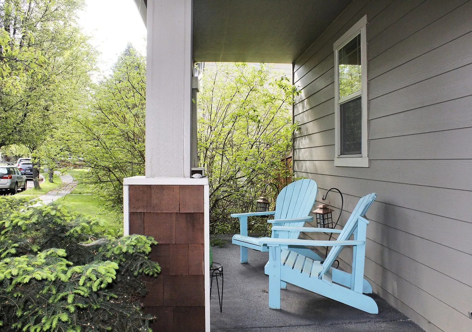Gorgeous NW home with 3 primary suites 3.5 bathrooms and a fully fenced backyard! — Photo 3