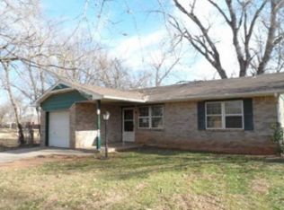 518 S Glen Ln, Mustang, OK 73064