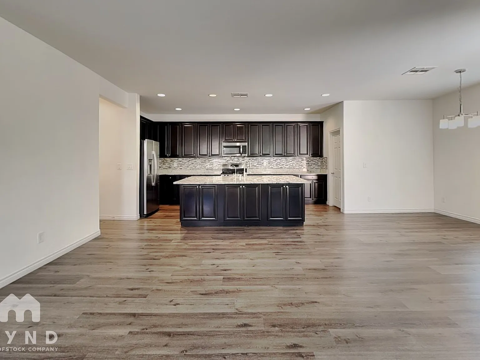 4 bed, 3.0 bath, 2701 sqft, $2,595 — Photo 4