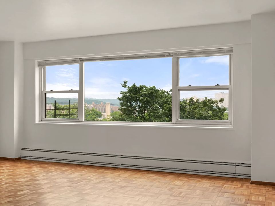 1st image of 4 Fordham Hill Oval APT 4C