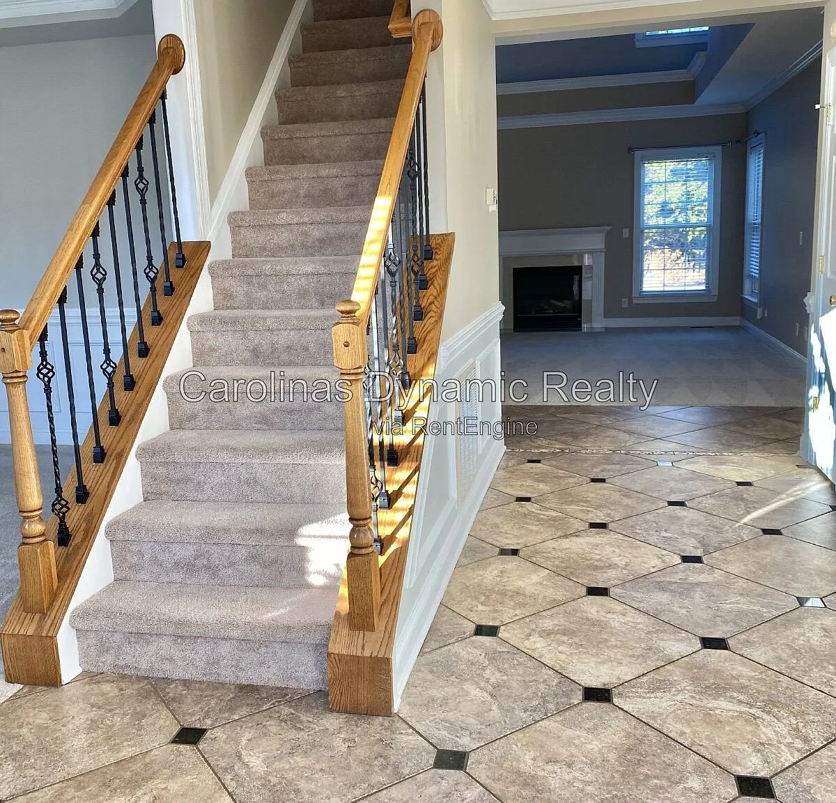 5 bed, 3.0 bath, 3706 sqft, $3,800 — Photo 2
