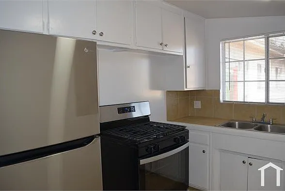 4515 Santo Tomas Dr #8 — Photo 8