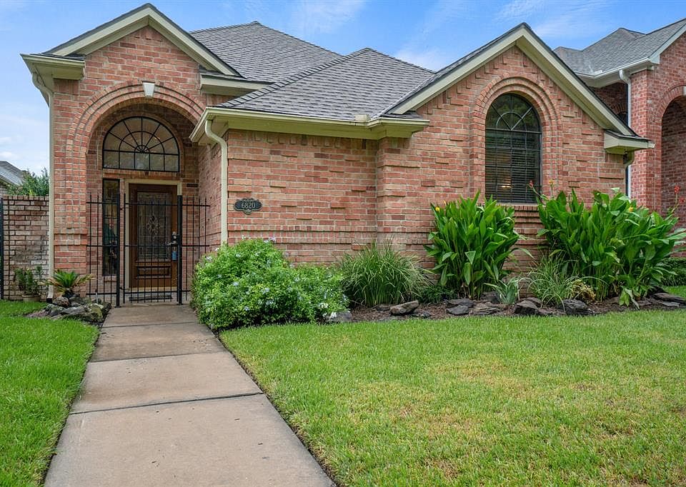 1st image of 6820 Queensclub Dr