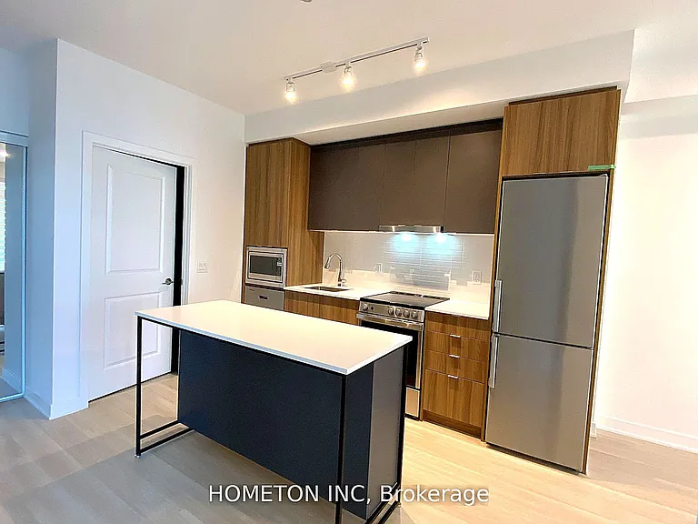 50 Upper Mall Way #B528 — Photo 7