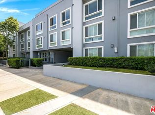 10878 Bloomfield St #406, Toluca Lake, CA 91602