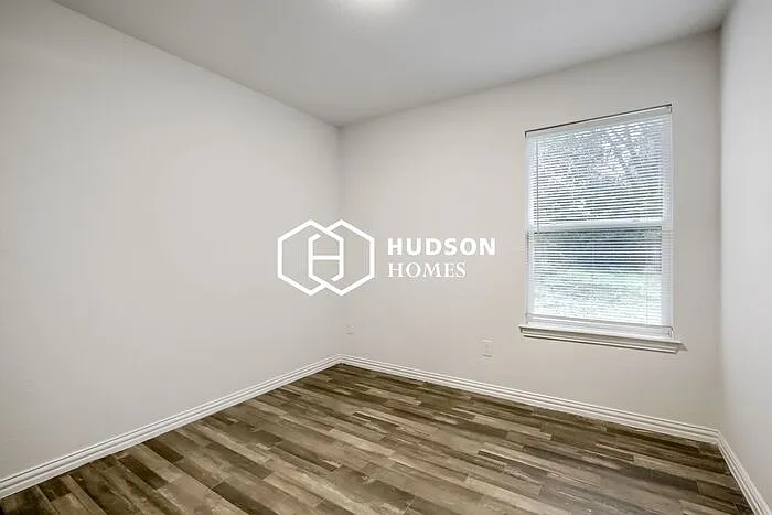 1611 Bryan Ave #B — Photo 13