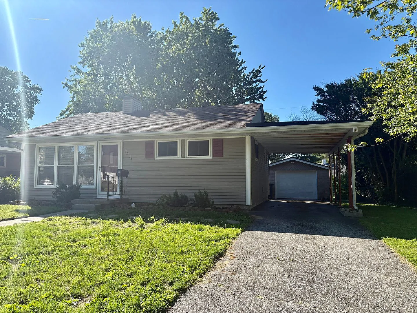2 bedroom 1 bath house for rent with a garage — Photo 2