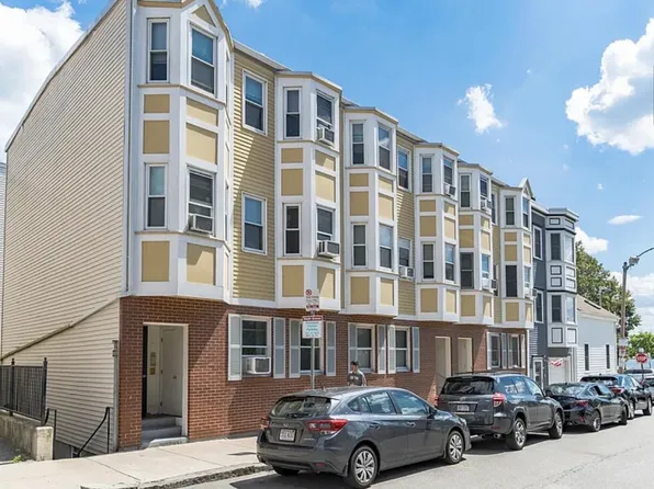 204 H St #1, Boston, MA 02127