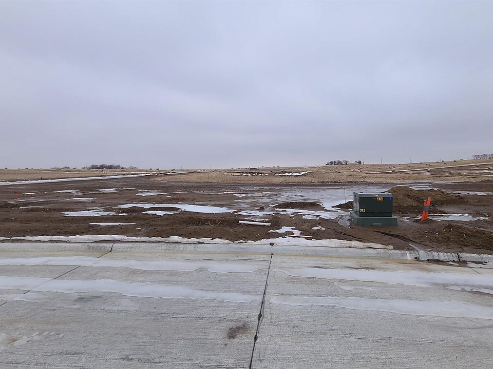 2nd image of 13 25th Cir