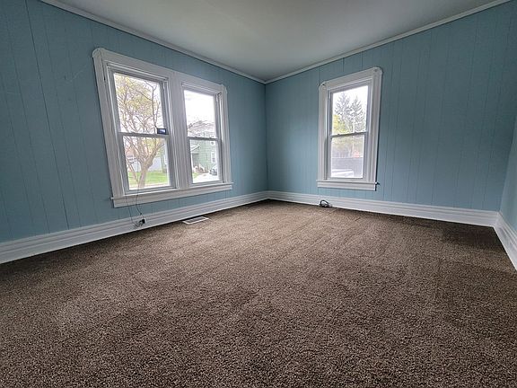 3rd image of 426 Standish St
