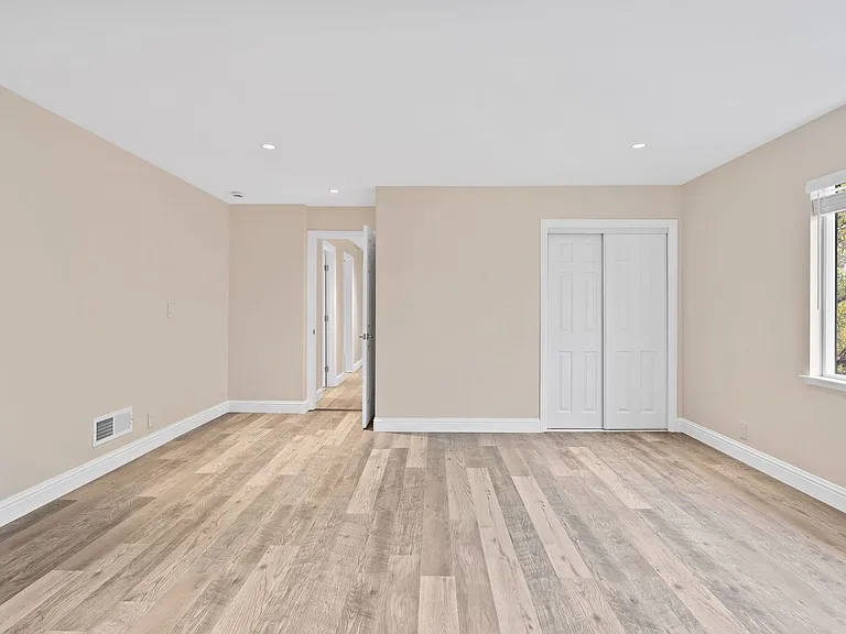 1543 Estee Ave — Photo 24