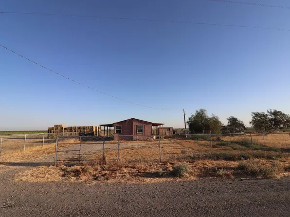 7337 W Mount Whitney Ave, Riverdale, CA 93656