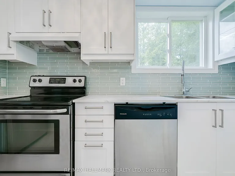 38 Osborne Ave — Photo 6