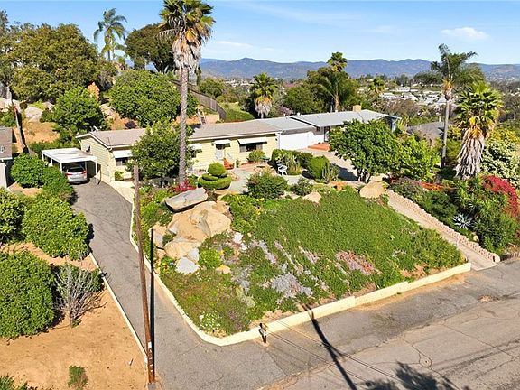 5th image of 1276 Oasis Dr