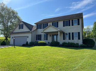 204 Briarwood Dr SE, New Philadelphia, OH 44663