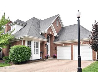 34 Windsor Dr, Elmhurst, IL 60126