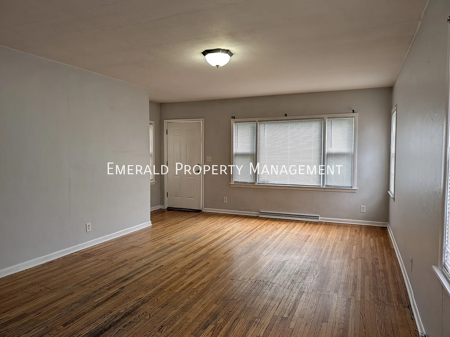 3 bed, $1,600 — Photo 3