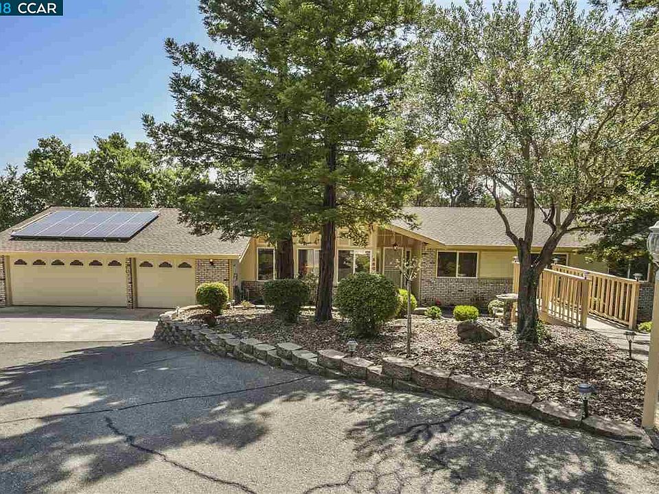 1st image of 560 Vine Hill Way