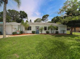 4048 Berkshire Dr, Sarasota, FL 34241