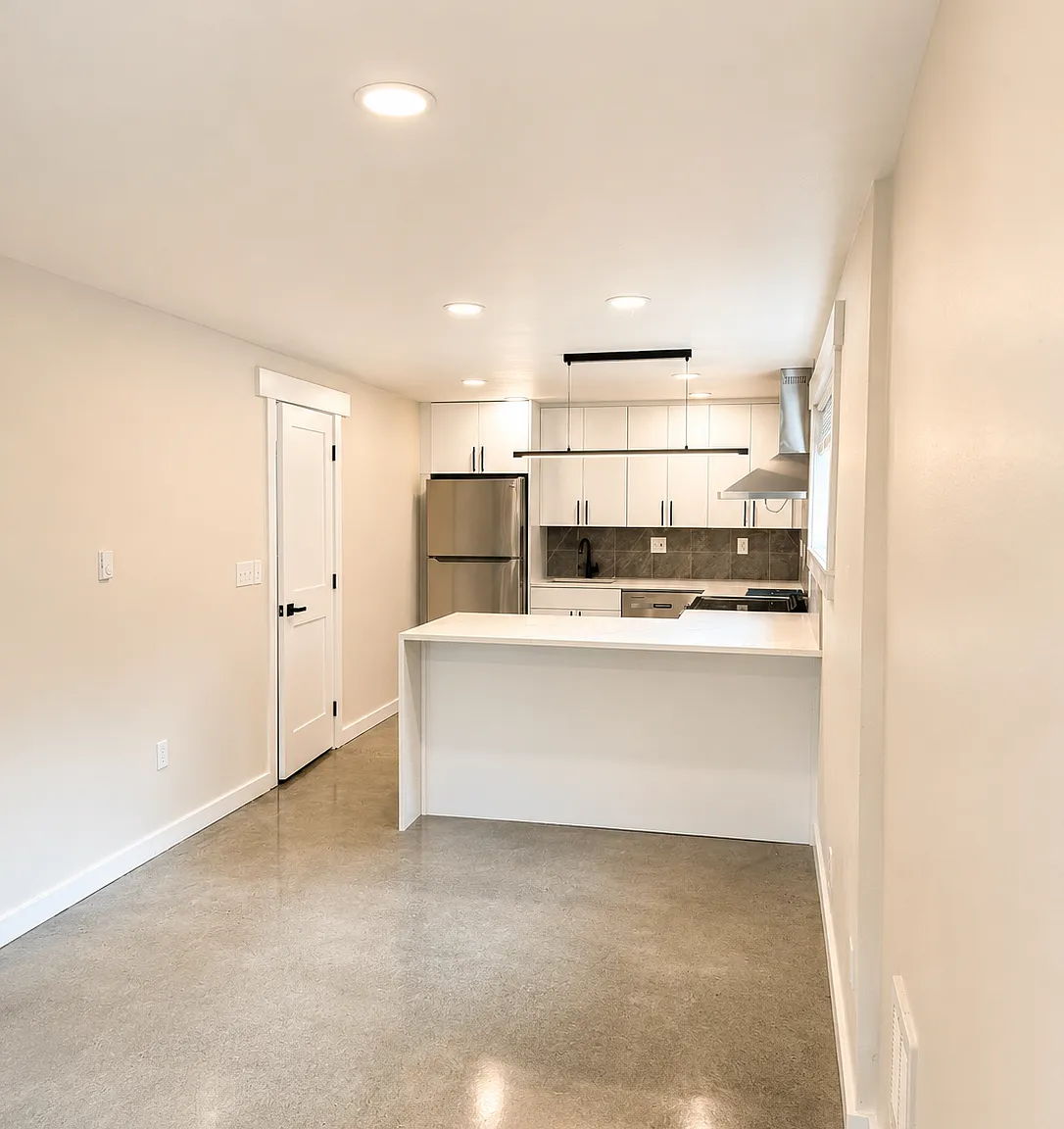 2 bed, 950 sqft, $2,300 — Photo 3