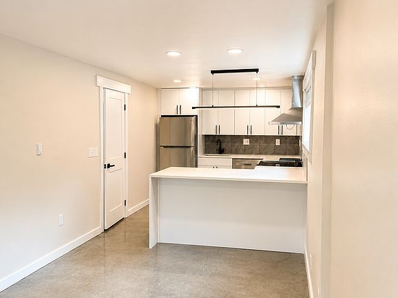 3rd image of 3440 14th Ave S #101