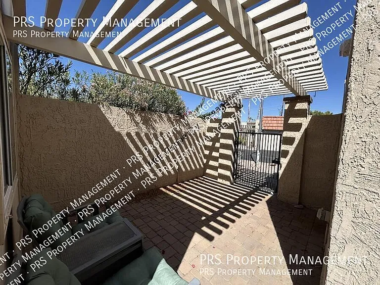 5100 N Miller Rd #11 — Photo 4