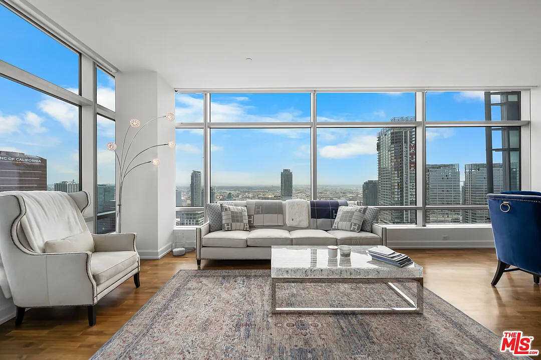 2 bed, 3.0 bath, 1700 sqft, $9,500 — Photo 1