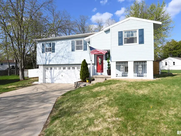 580 Fawn Ct, Mt Zion, IL 62549