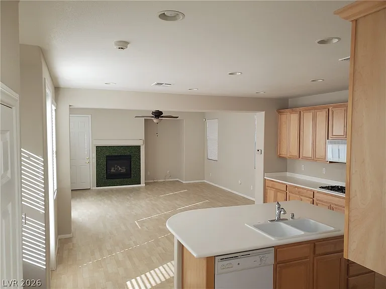 2353 Carnegie Hall St — Photo 5