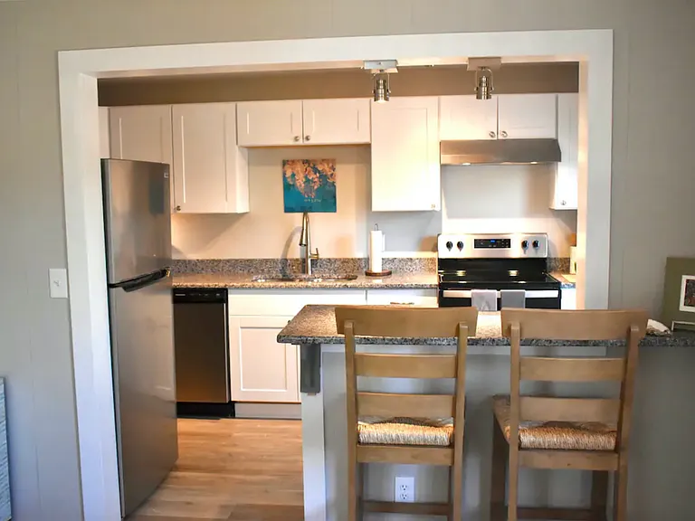411 N 4th St #D — Photo 3
