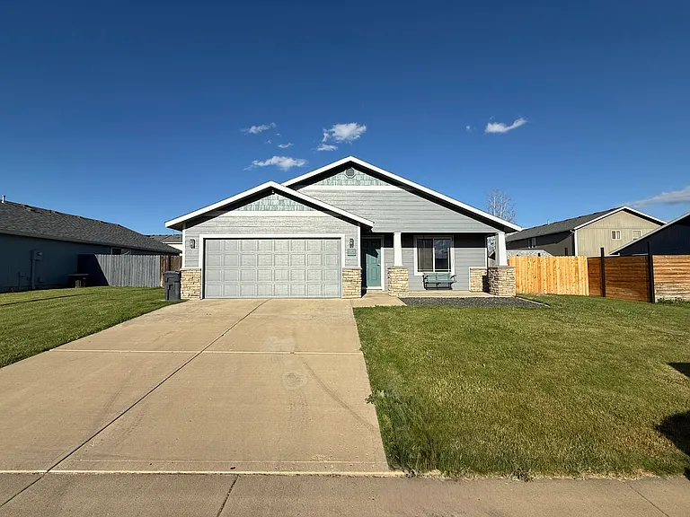 115 S Chinook St — Photo 1