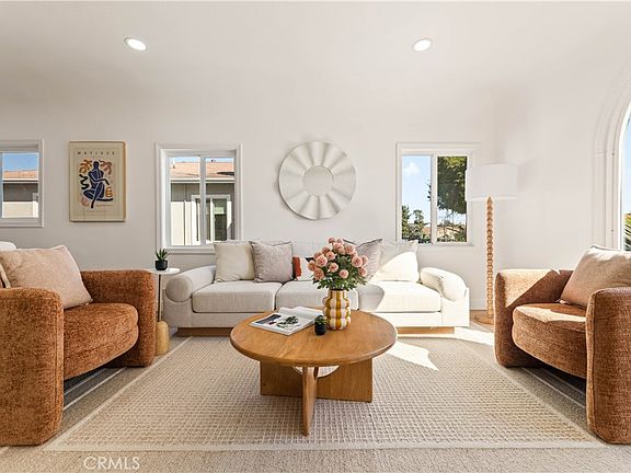 2nd image of 2901 Front St