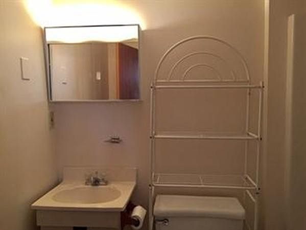 2nd image of 82 Verchild St APT 6
