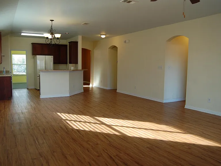 706 Cedar Cove Dr — Photo 3