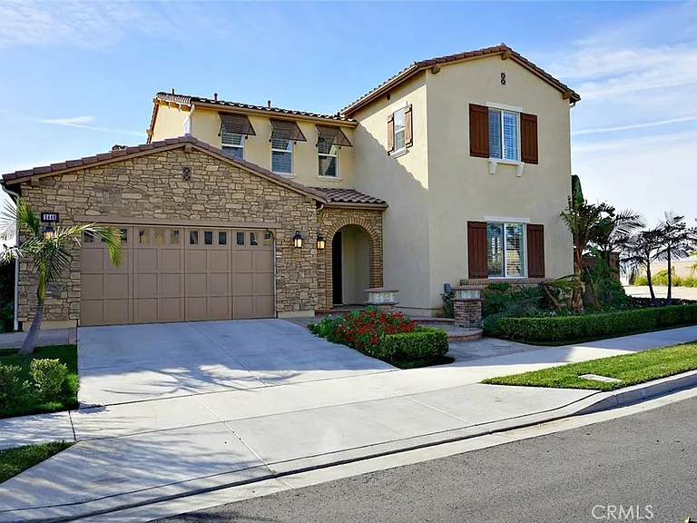 2448 E Roughneck Pl — Photo 1