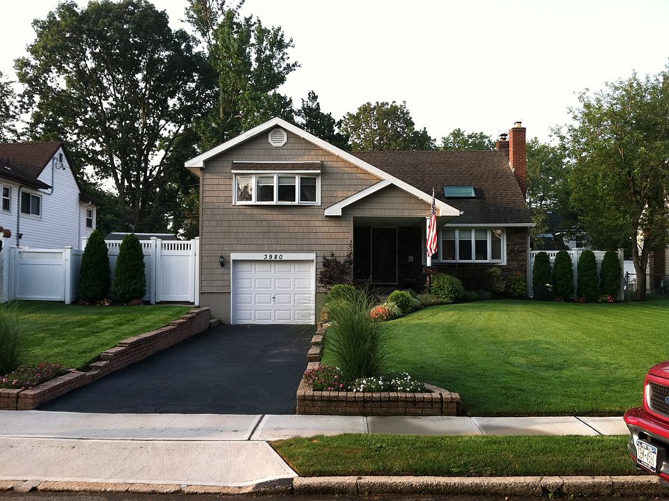 2nd image of 3980 Alken Ave