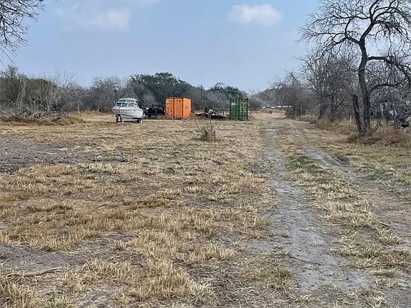 4th image of 505 1/2 Cemetery Rd