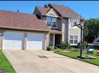 16 Country Hollow Cir, Sicklerville, NJ 08081