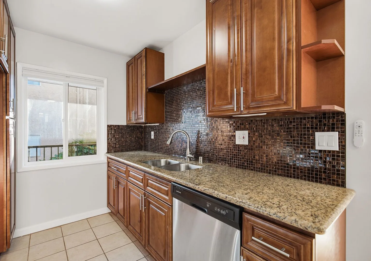 14620-14626 Magnolia Blvd — Photo 3