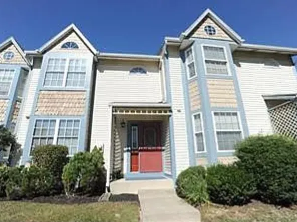 102 Quaker Dr, Bethlehem, PA 18020