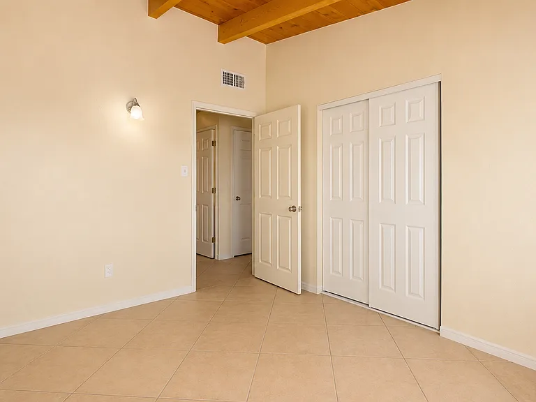 1303 N Roberts Way — Photo 15