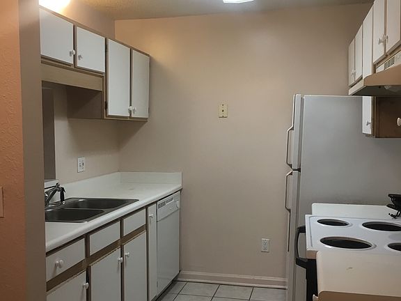 4th image of 2460 Talco Hills Dr APT B