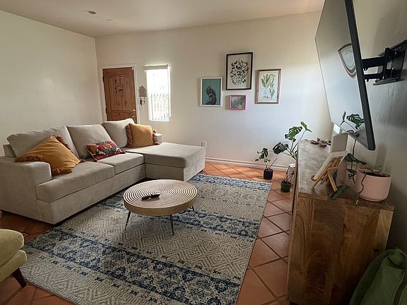 3rd image of 2712 Treat St #2712
